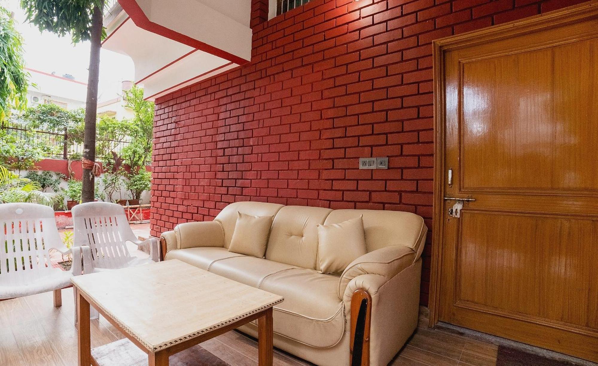 Hotel O Home Gautam Homestay デヘラードゥーン エクステリア 写真