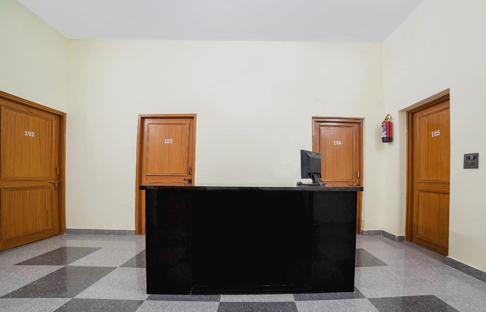 Hotel O Home Gautam Homestay デヘラードゥーン エクステリア 写真