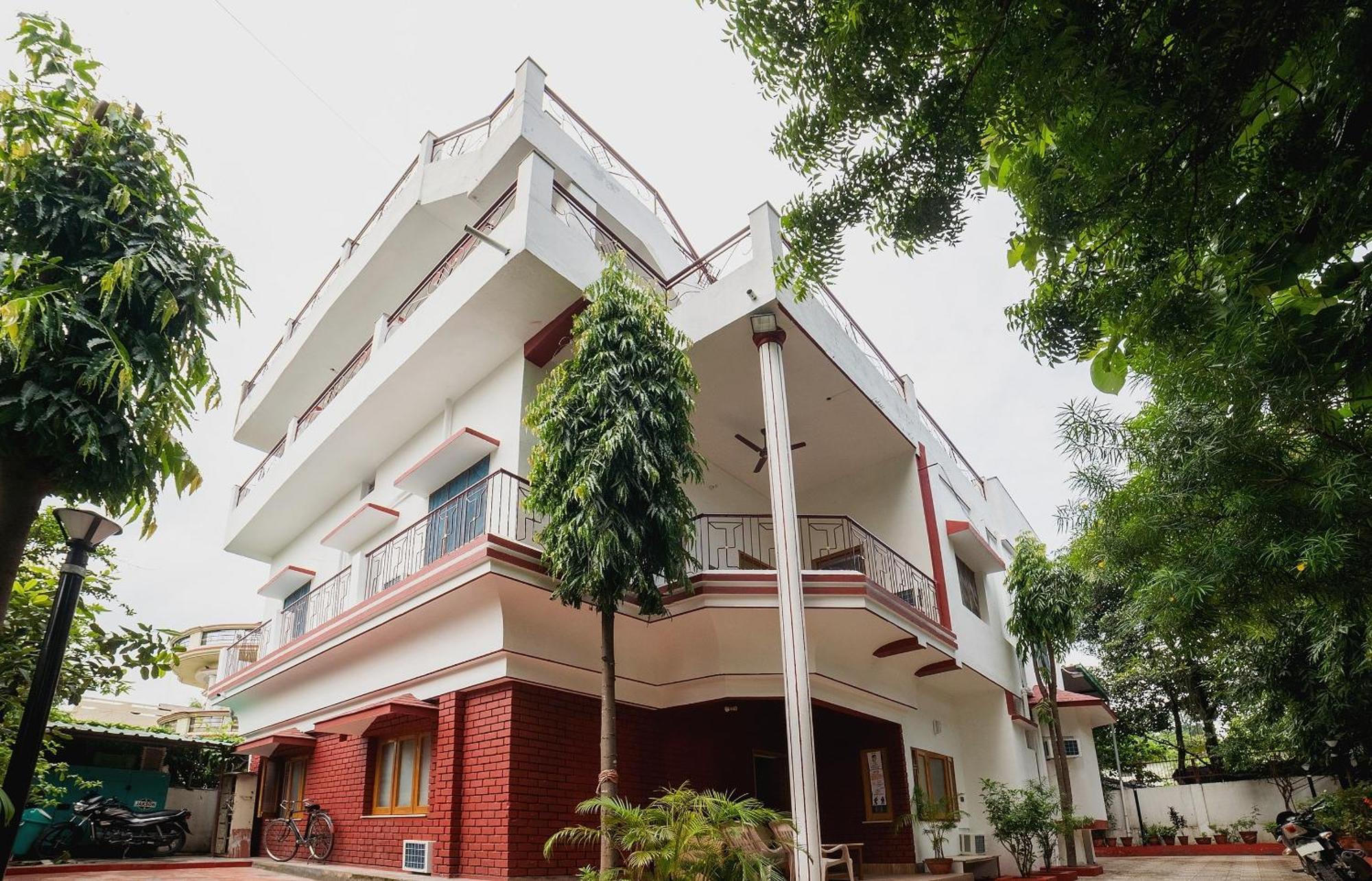 Hotel O Home Gautam Homestay デヘラードゥーン エクステリア 写真